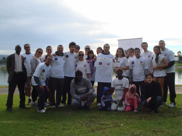 ANC and AYF pose with Darfur Australia Network members at Run For Darfur